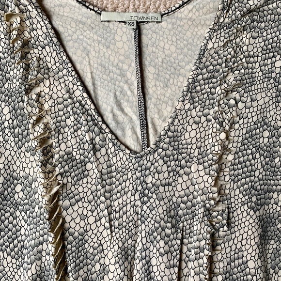 Towson Top - Picture 2 of 4